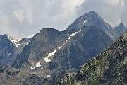 61 Dal Pizzo Zerna zoom sul Pizzo del Diavolo, preceduto dal Monte Aga
